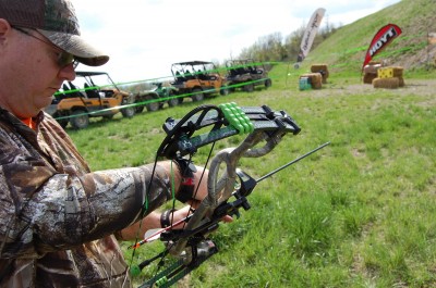 Vertical bows, such as this Hoyt Carbon Element Bone Collector model, have the same advantages and disadvantages of crossbows. Each has its strengths and weaknesses, but both are good choices.