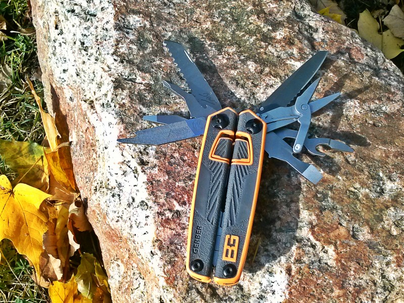 The Bear Grylls multitool holds an array of useful parts. 