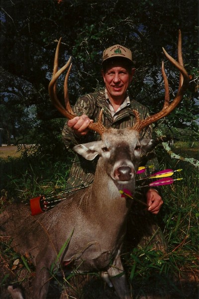 Dunn's eight-point Pope and Young whitetail buck taken at King Ranch. Image courtesy Dennis Dunn.
