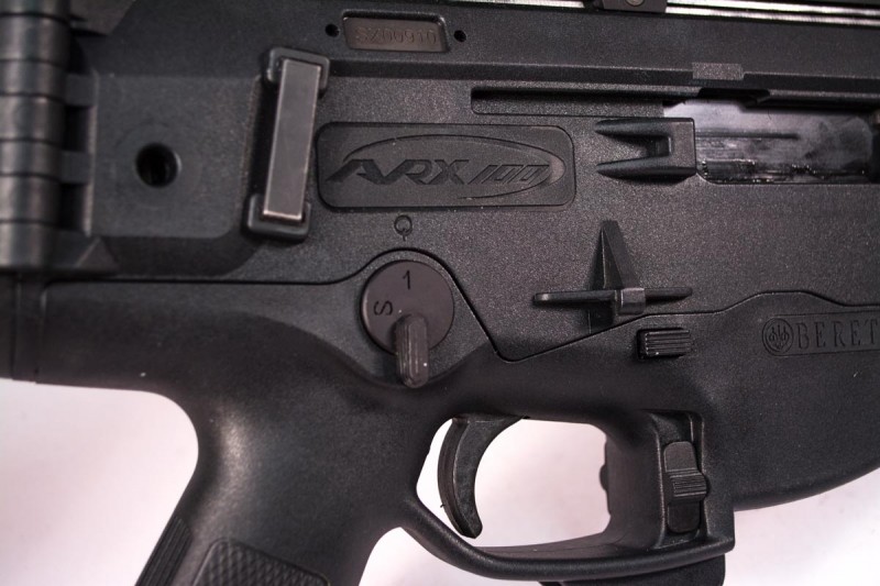 Note the bolt release/catch buttons on the front of the trigger guard.