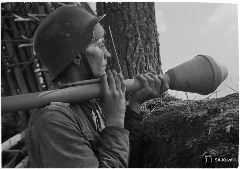 A Finnish soldier with a Panzerfaust disposable rocket launcher. Date taken: June 30, 1944.