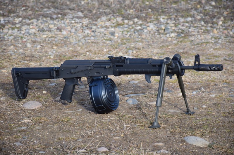 The author's assembled rifle equipped with a Russian SRVV Jet brake, Vltor ModPod, MLOK handstop, and a 75-round drum.